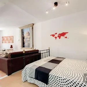 Apartahotel Navona Open Space